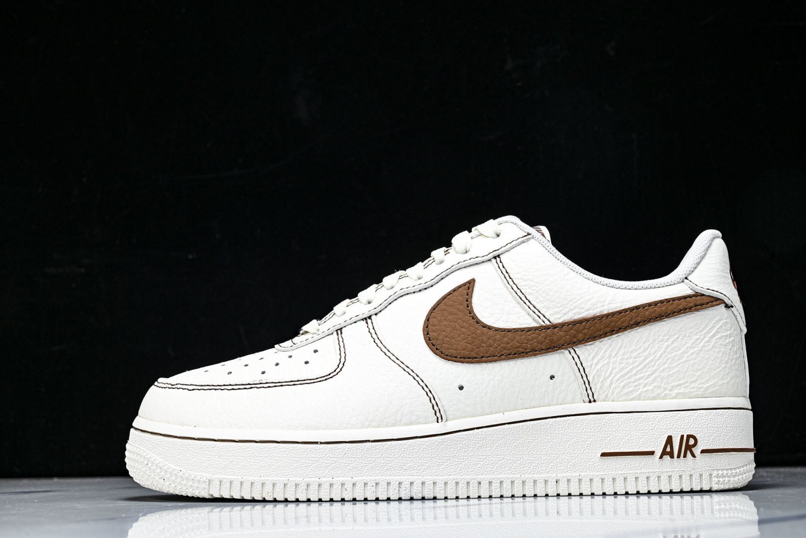 (MAX)NK Air Force 1'07 Low 空军一号低帮休闲板鞋 HQ2037-10135.5