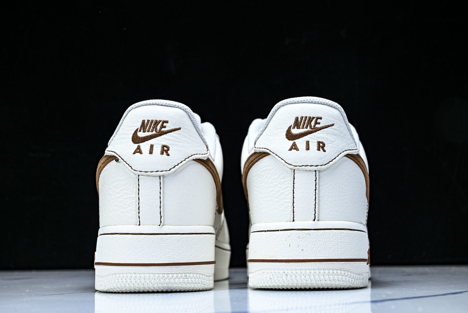 (MAX)NK Air Force 1'07 Low 空军一号低帮休闲板鞋 HQ2037-10135.5