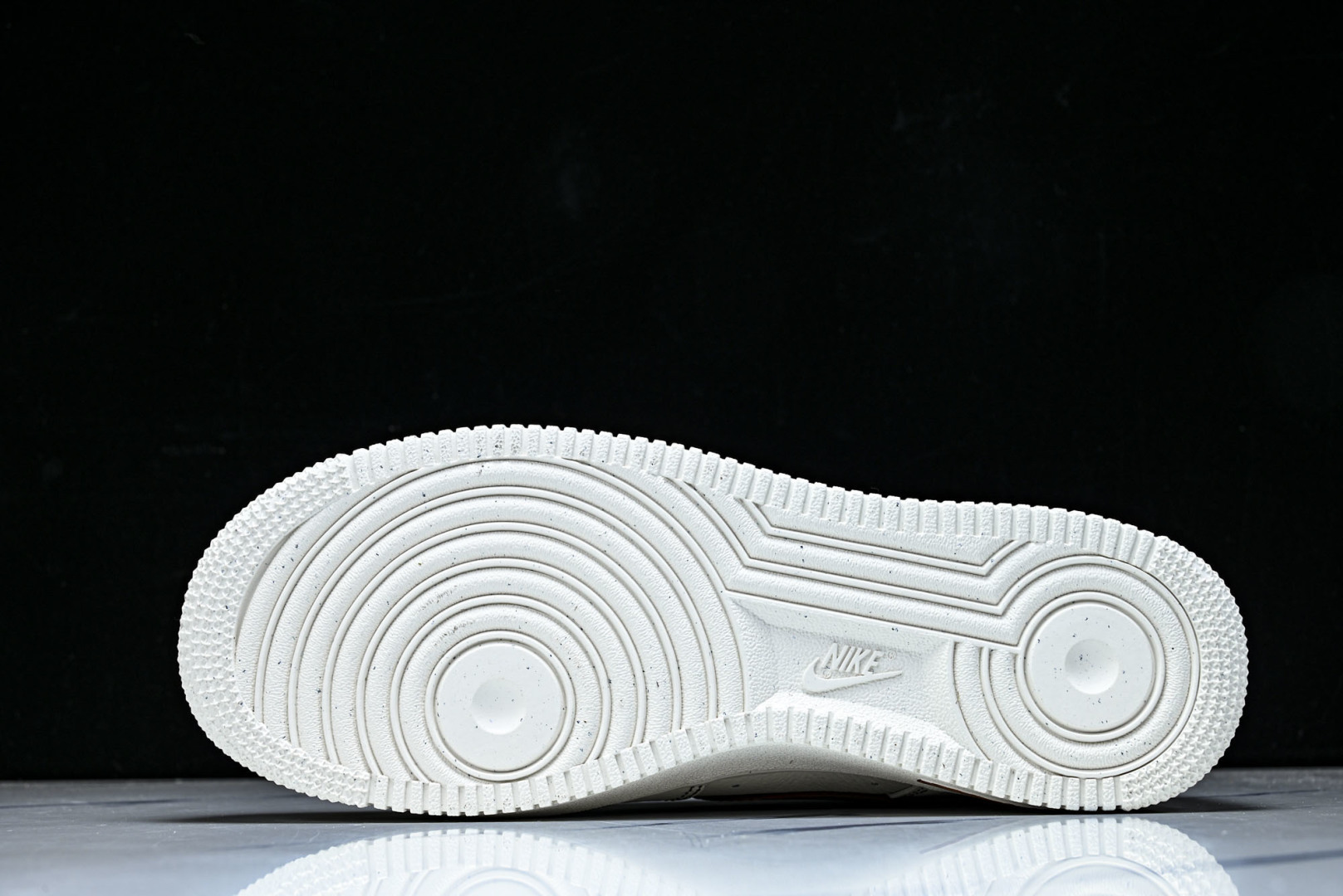 (MAX)NK Air Force 1'07 Low 空军一号低帮休闲板鞋 HQ2037-10135.5