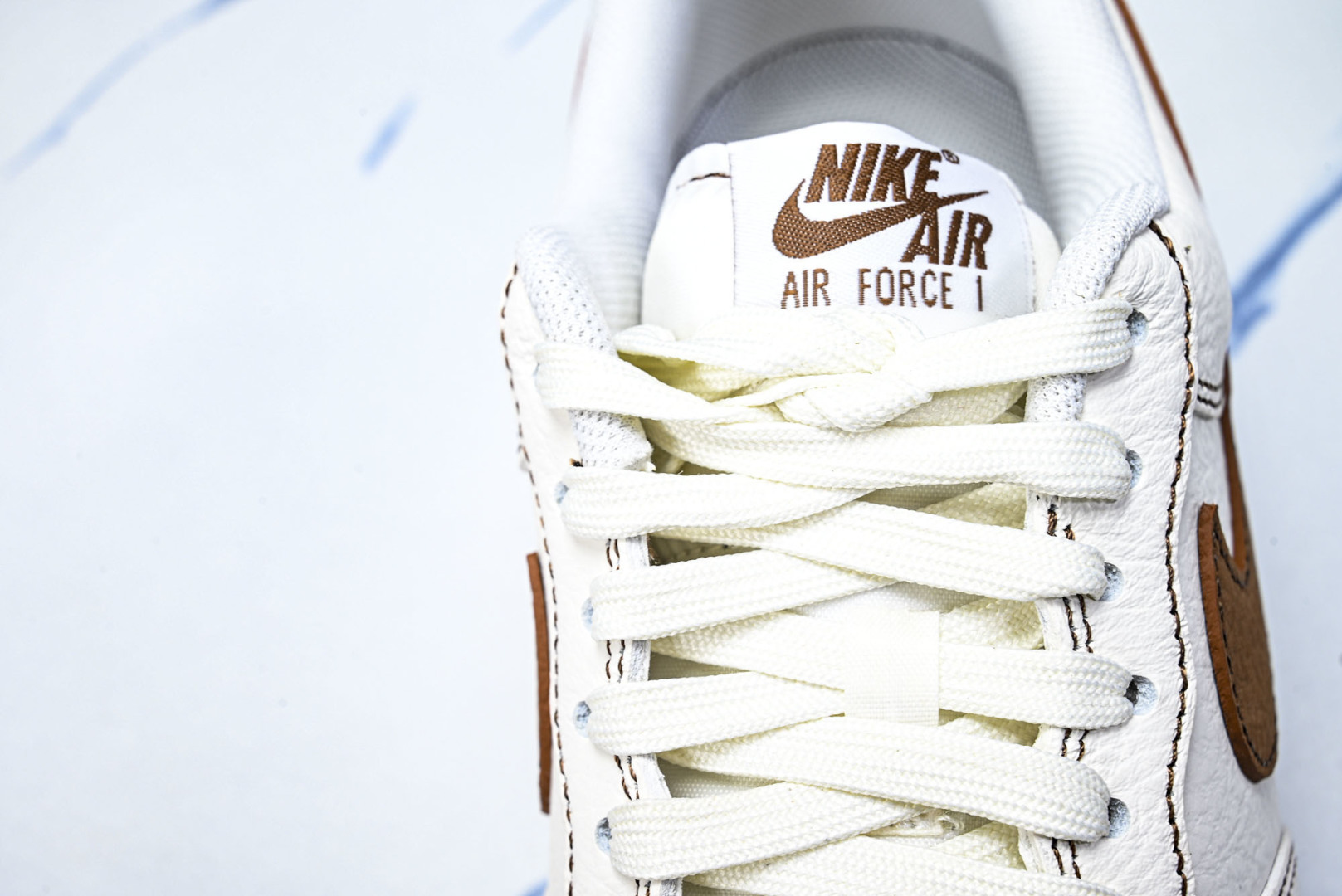 (MAX)NK Air Force 1'07 Low 空军一号低帮休闲板鞋 HQ2037-10135.5