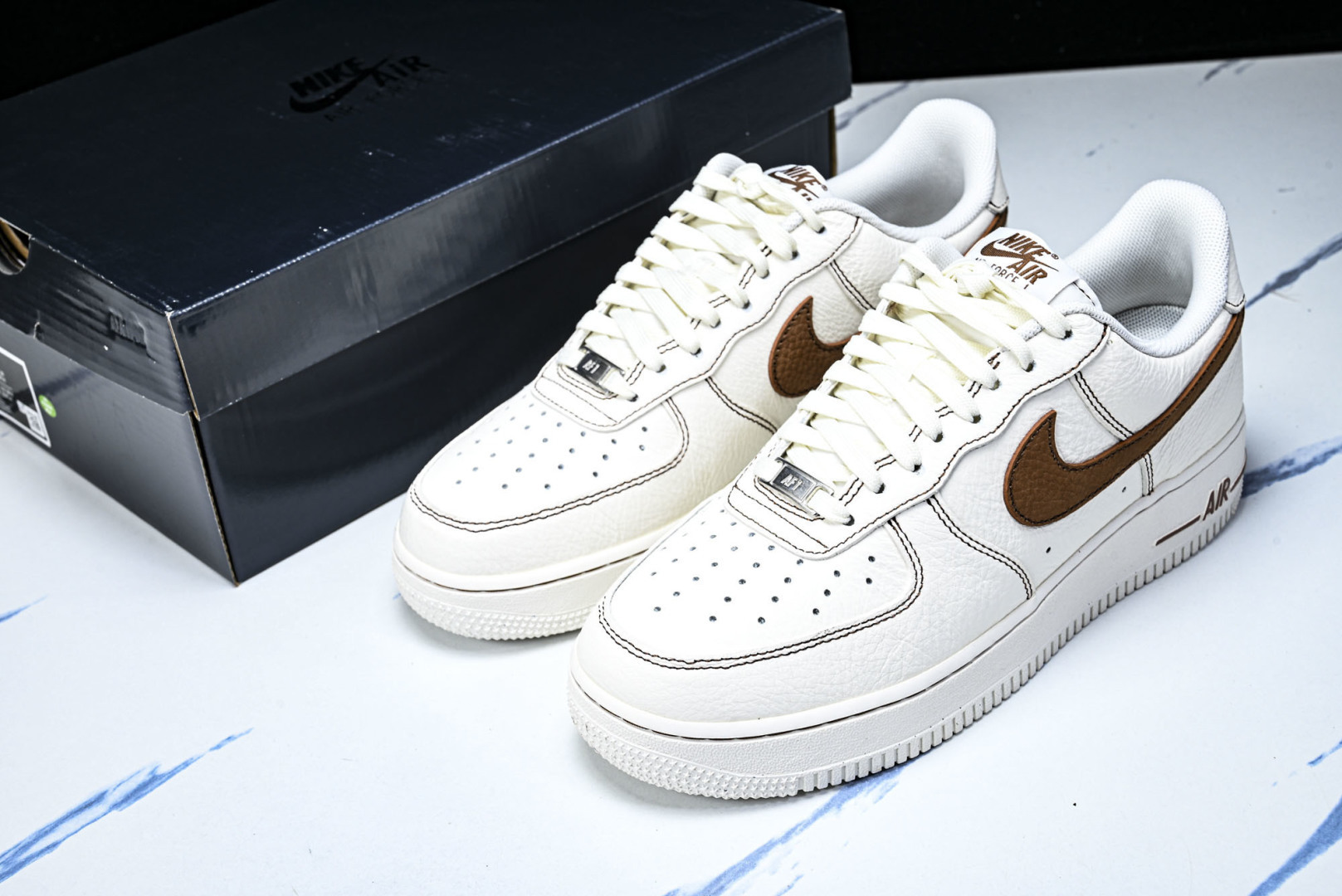 (MAX)NK Air Force 1'07 Low 空军一号低帮休闲板鞋 HQ2037-10135.5