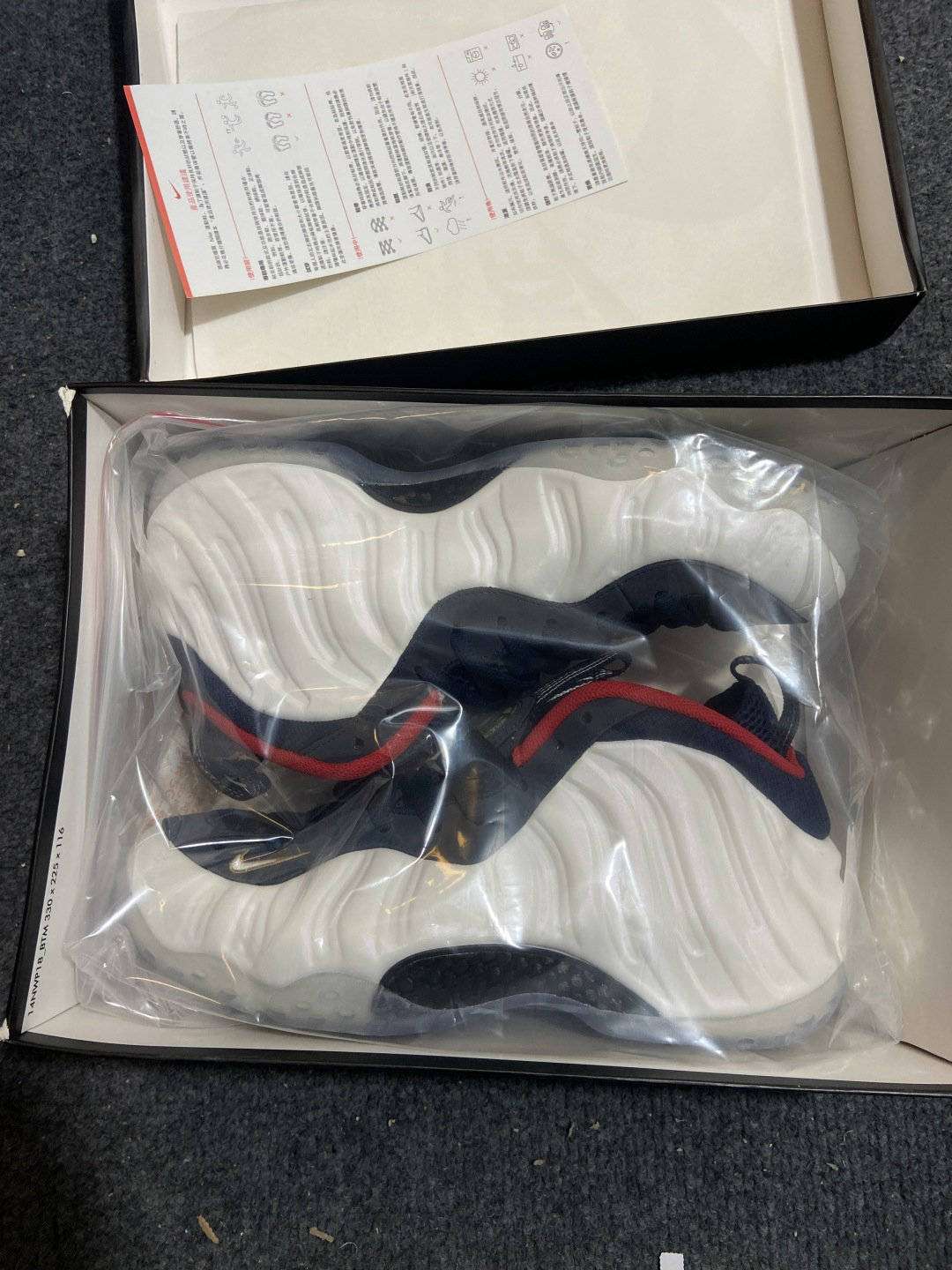 特价福利Nike Air Foamposite ONE 喷泡中帮复古篮球鞋 纯胶透明橡胶大底超强止滑 原