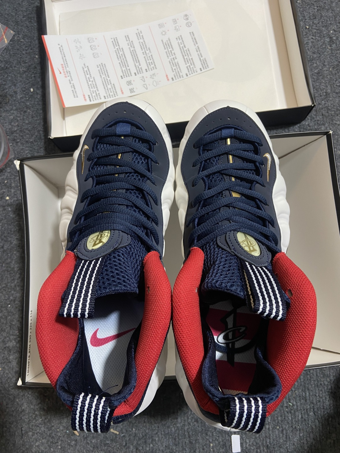 特价福利Nike Air Foamposite ONE 喷泡中帮复古篮球鞋 纯胶透明橡胶大底超强止滑 原