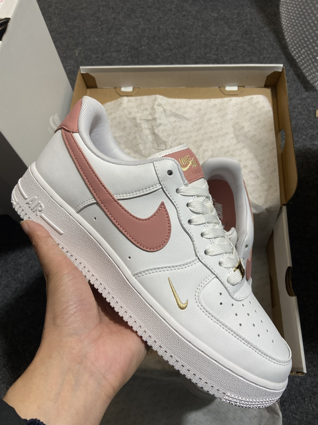 纯原级别 Nike Air Force 1 Low 原厂冲刀皮料切割干净 无任何毛边 清洁度细节完美 做