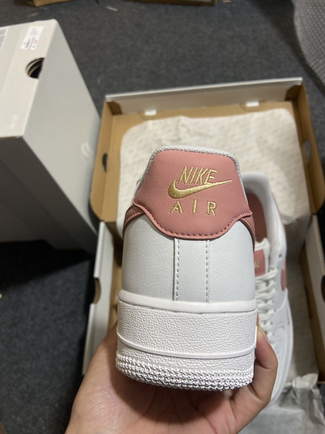 纯原级别 Nike Air Force 1 Low 原厂冲刀皮料切割干净 无任何毛边 清洁度细节完美 做