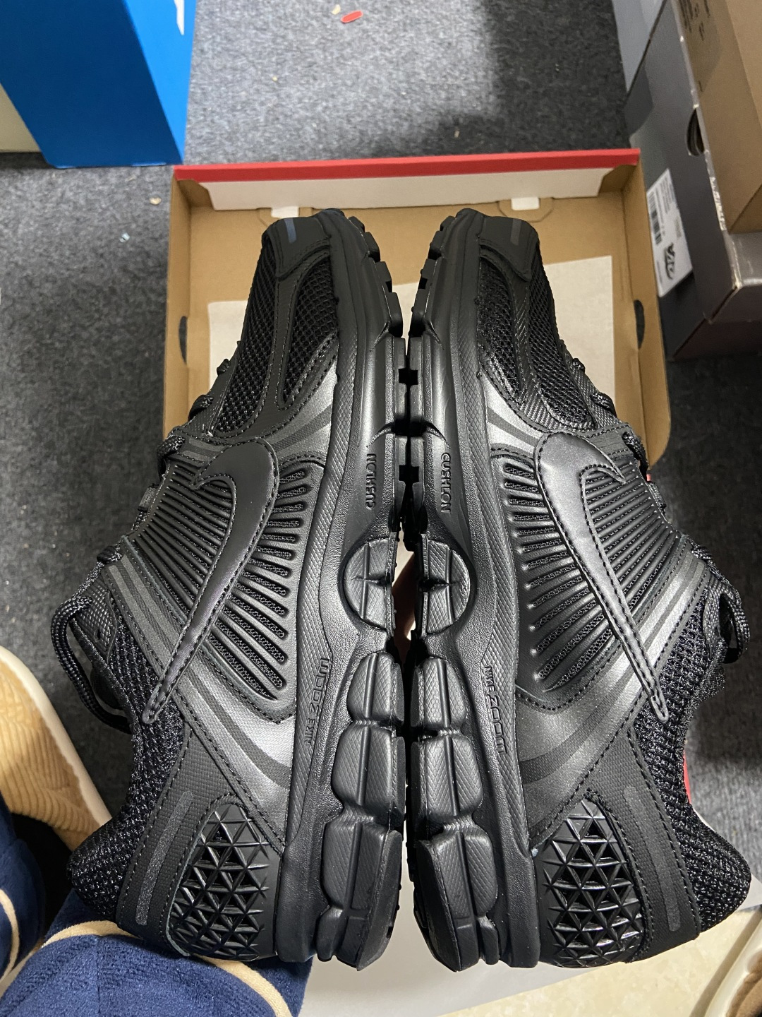 AC 本地市面顶级纯原 Nike Air Zoom Vomero 5 黑货号：BV1358-003尺码：