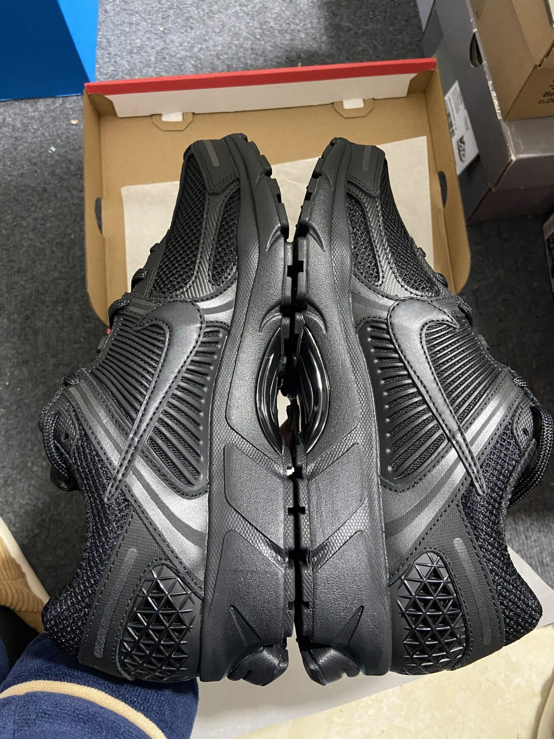 AC 本地市面顶级纯原 Nike Air Zoom Vomero 5 黑货号：BV1358-003尺码：