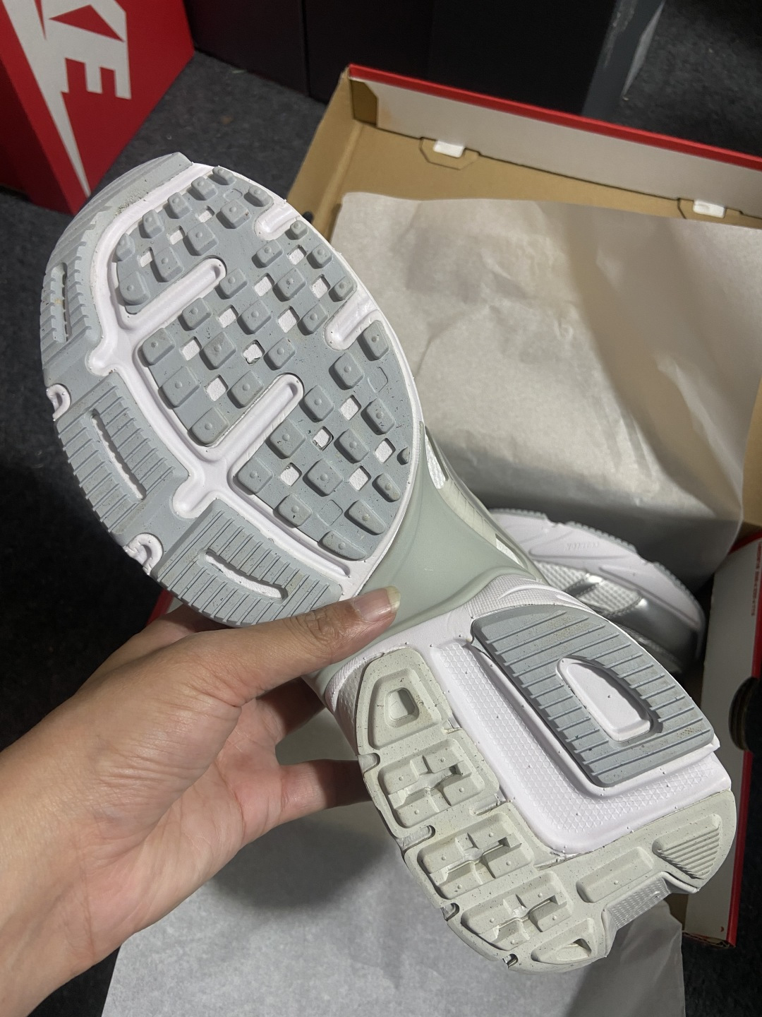 V2K 尺码:36-46P:350纯原版出品-V2K Run Metallic Silver White