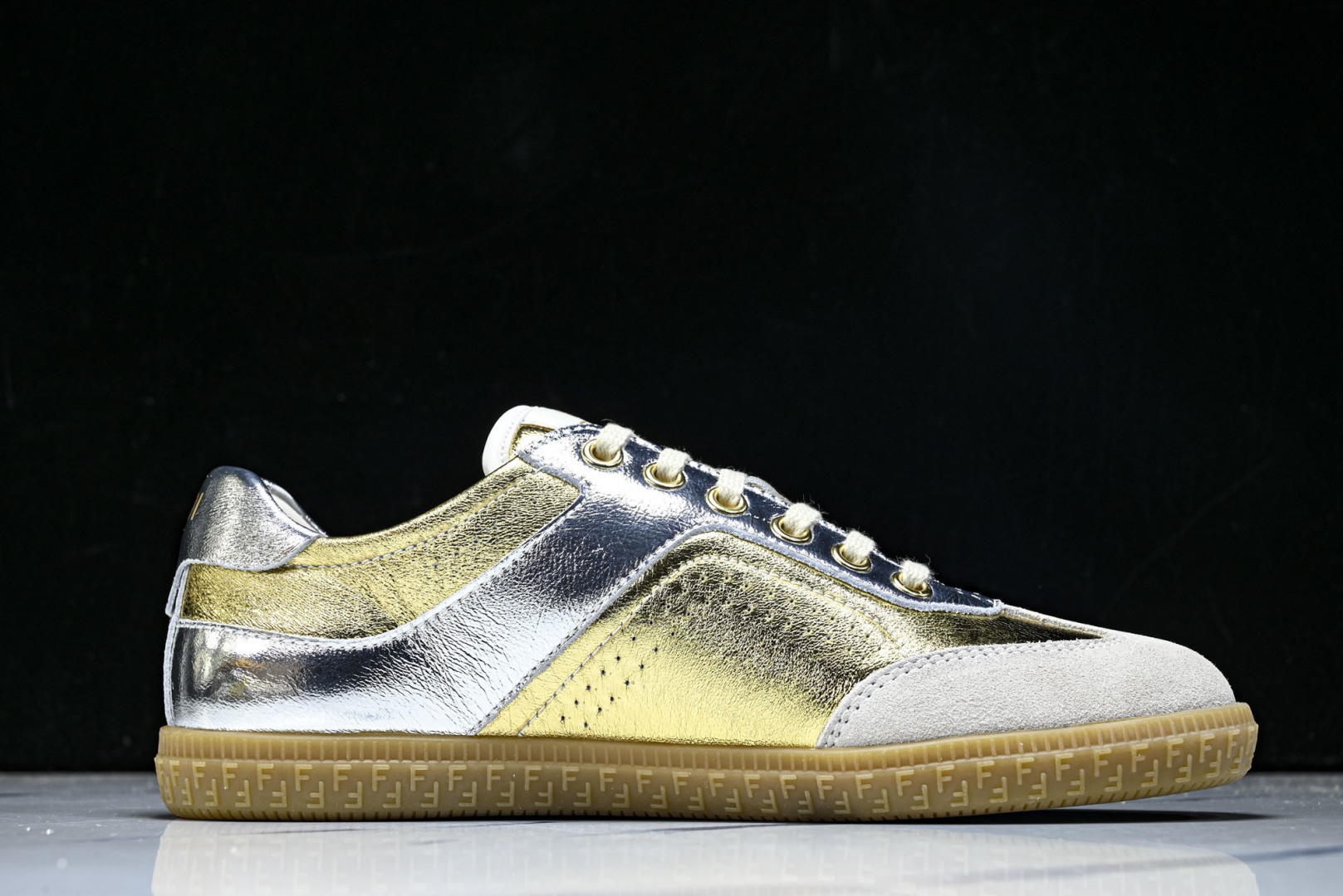 芬迪 EUR:38-45 偏大一码P:420纯原-FENDI 芬迪男女鞋 Flair 系带浮雕 FF 图