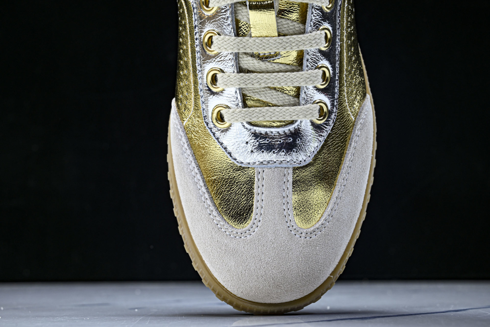 芬迪 EUR:38-45 偏大一码P:420纯原-FENDI 芬迪男女鞋 Flair 系带浮雕 FF 图