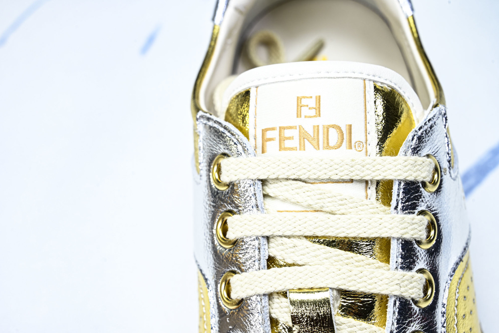 芬迪 EUR:38-45 偏大一码P:420纯原-FENDI 芬迪男女鞋 Flair 系带浮雕 FF 图