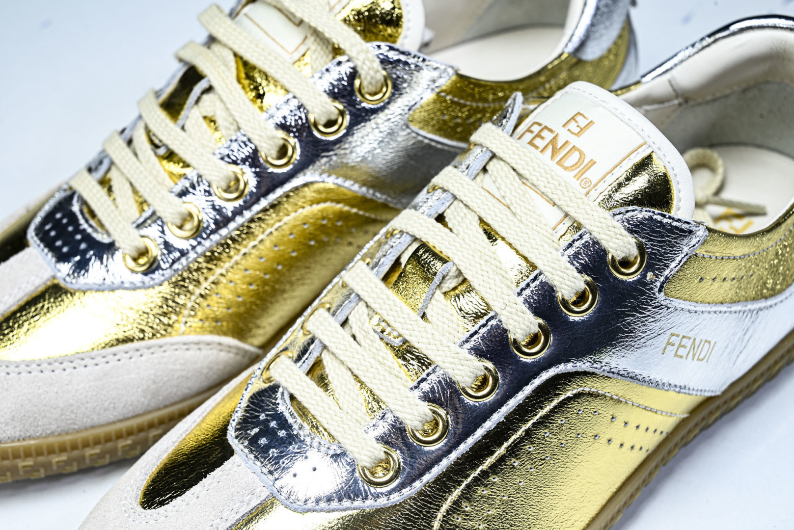 芬迪 EUR:38-45 偏大一码P:420纯原-FENDI 芬迪男女鞋 Flair 系带浮雕 FF 图