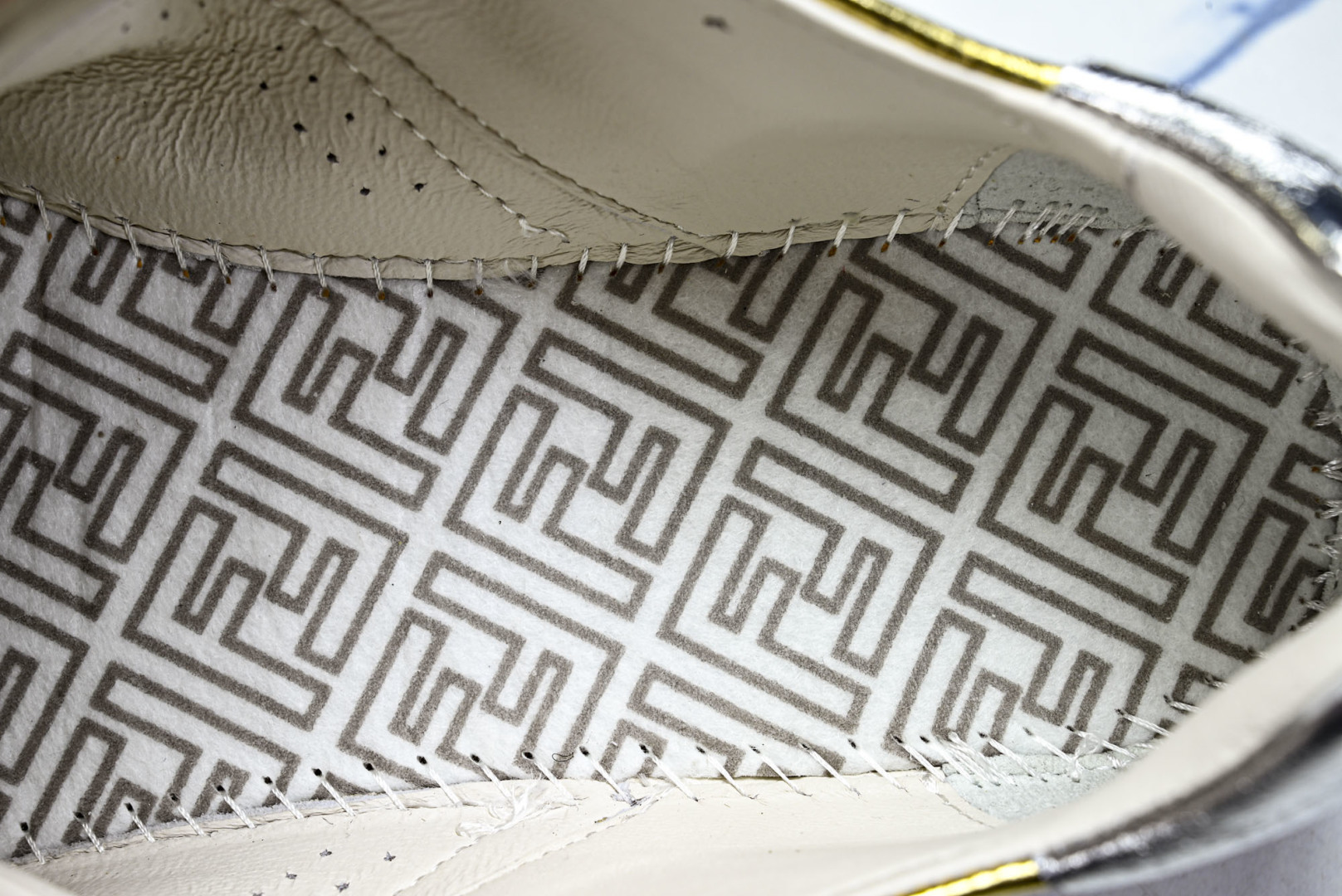 芬迪 EUR:38-45 偏大一码P:420纯原-FENDI 芬迪男女鞋 Flair 系带浮雕 FF 图