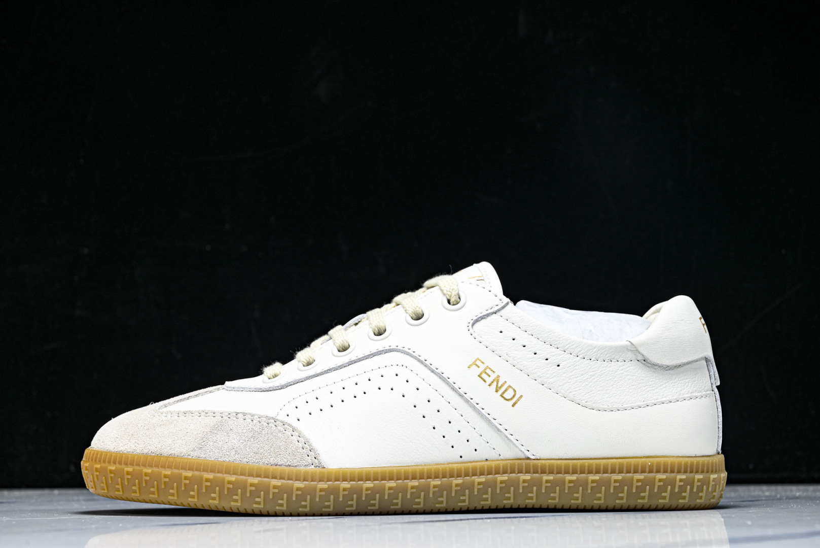 芬迪 EUR:38-45 偏大一码P:420纯原-FENDI 芬迪男女鞋 Flair 系带浮雕 FF 图