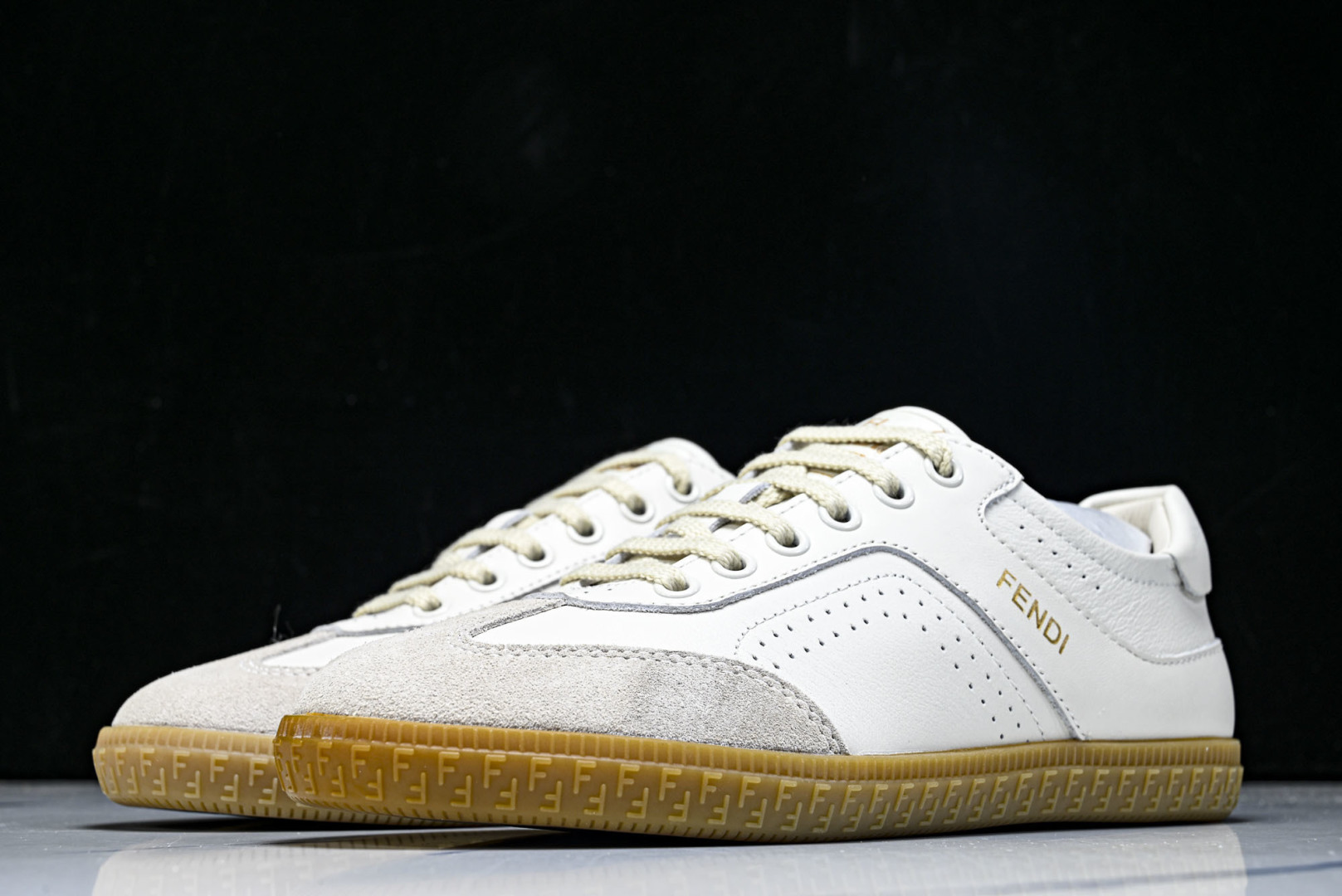 芬迪 EUR:38-45 偏大一码P:420纯原-FENDI 芬迪男女鞋 Flair 系带浮雕 FF 图