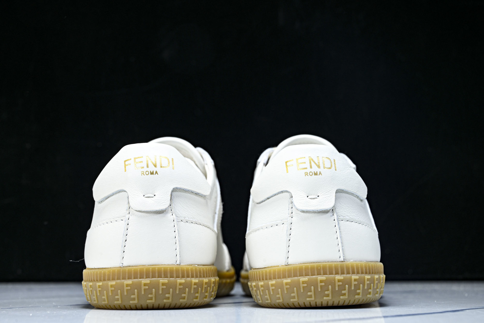 芬迪 EUR:38-45 偏大一码P:420纯原-FENDI 芬迪男女鞋 Flair 系带浮雕 FF 图