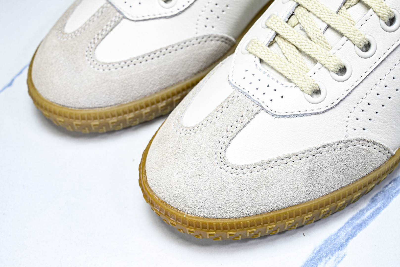 芬迪 EUR:38-45 偏大一码P:420纯原-FENDI 芬迪男女鞋 Flair 系带浮雕 FF 图