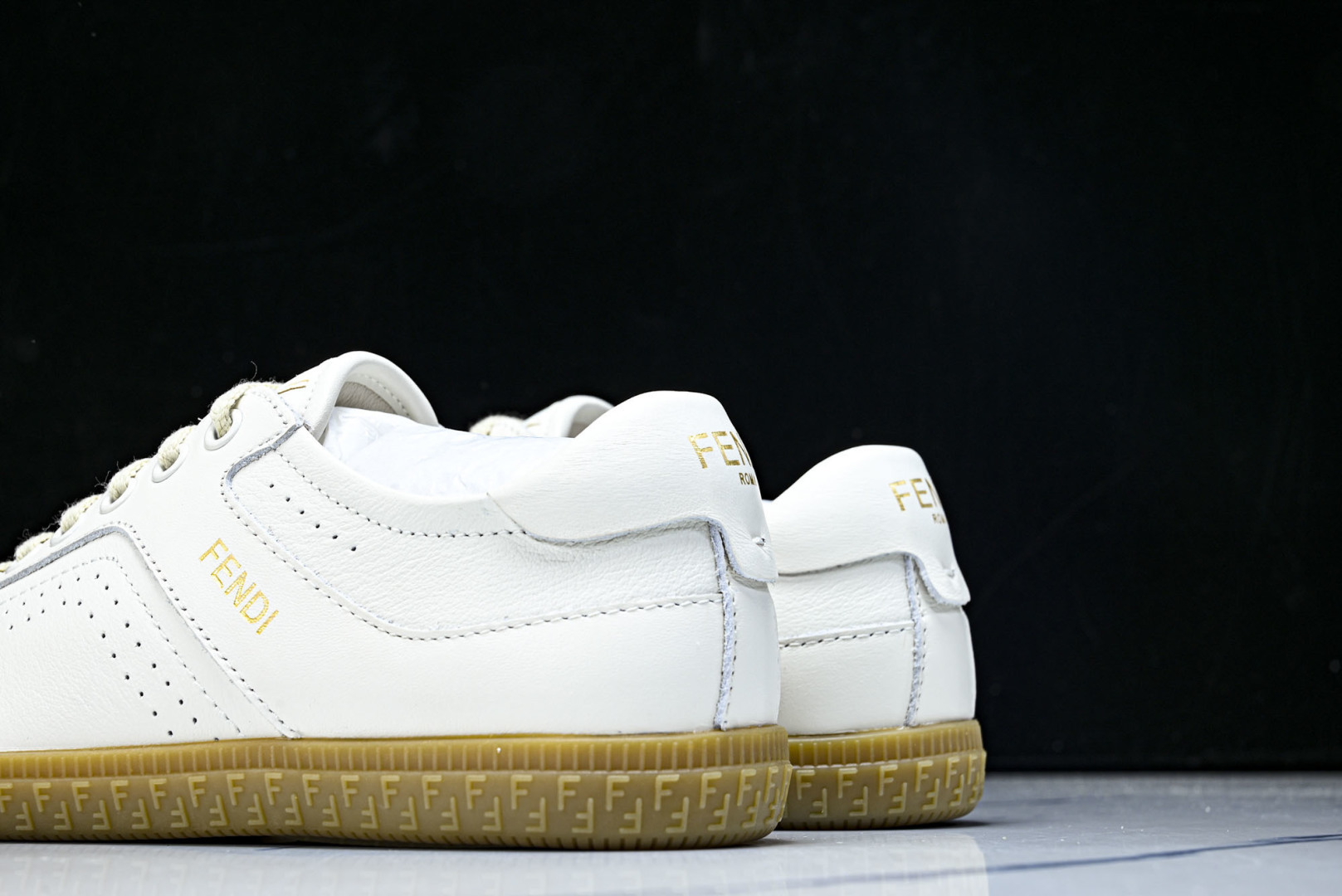 芬迪 EUR:38-45 偏大一码P:420纯原-FENDI 芬迪男女鞋 Flair 系带浮雕 FF 图