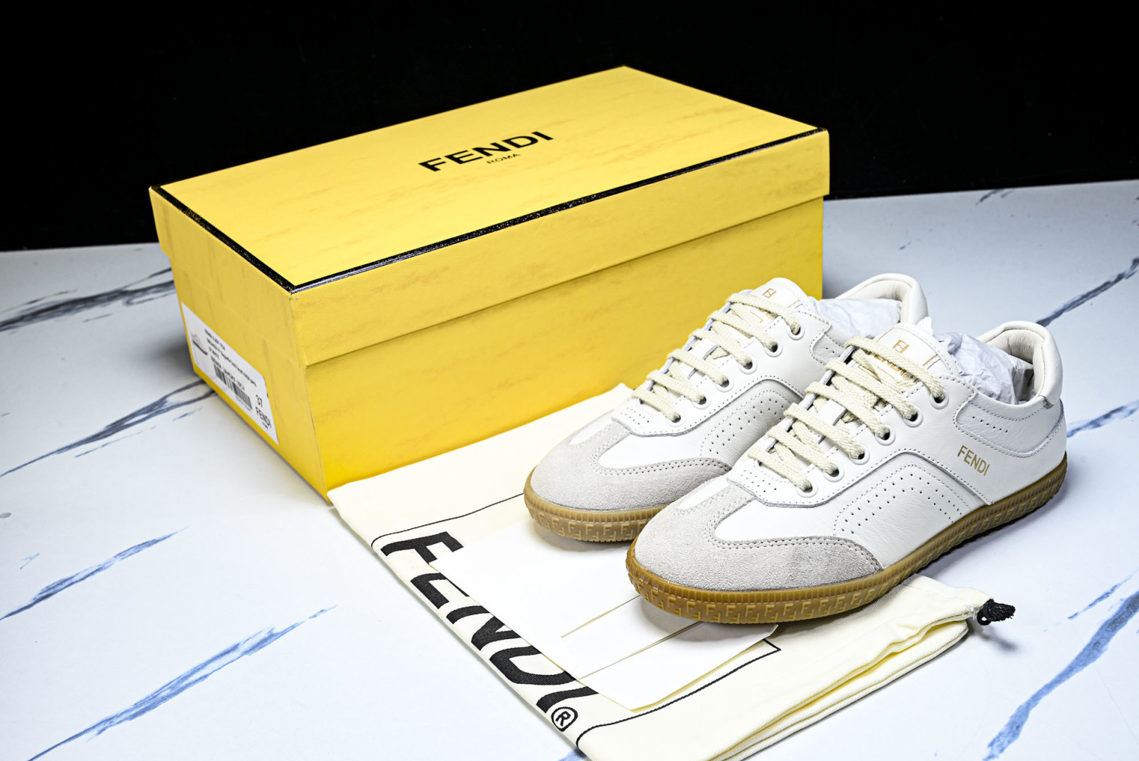 芬迪 EUR:38-45 偏大一码P:420纯原-FENDI 芬迪男女鞋 Flair 系带浮雕 FF 图