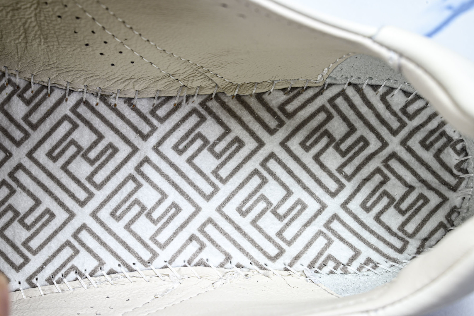 芬迪 EUR:38-45 偏大一码P:420纯原-FENDI 芬迪男女鞋 Flair 系带浮雕 FF 图