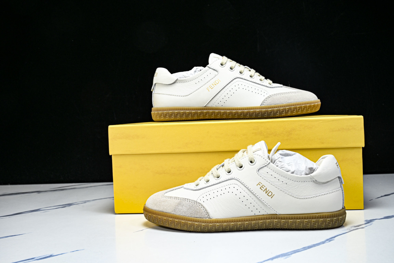 芬迪 EUR:38-45 偏大一码P:420纯原-FENDI 芬迪男女鞋 Flair 系带浮雕 FF 图