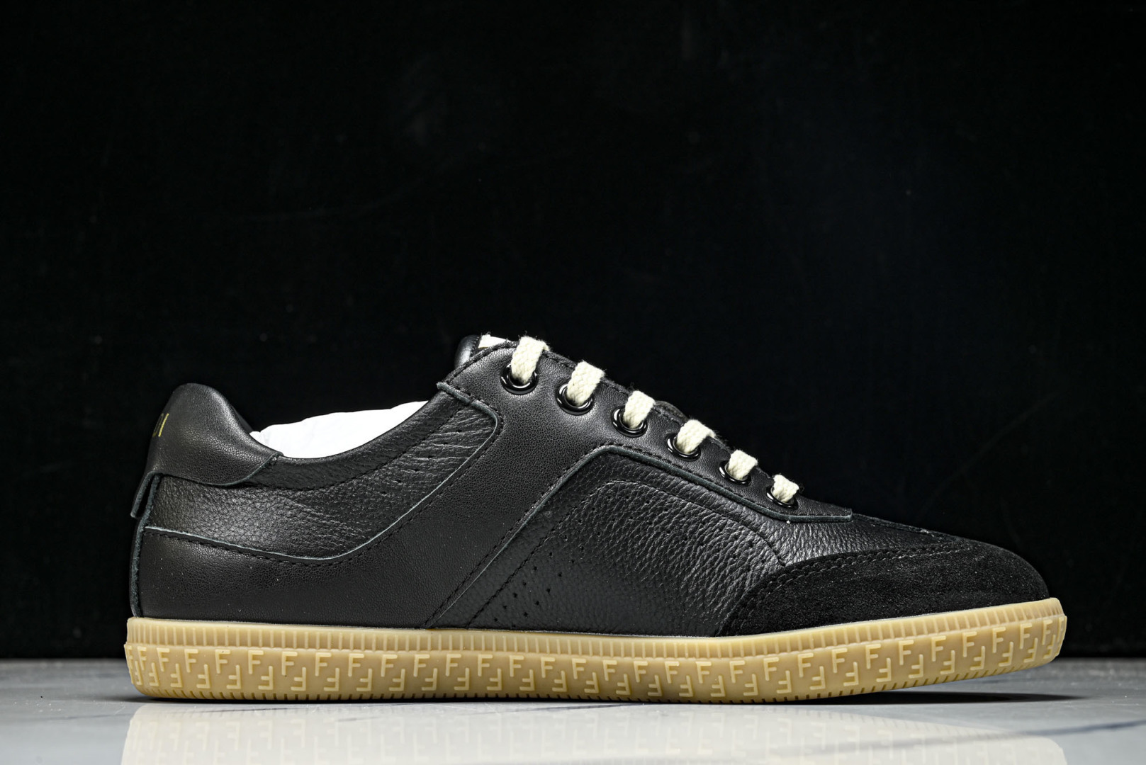 芬迪 EUR:38-45 偏大一码P:420纯原-FENDI 芬迪男女鞋 Flair 系带浮雕 FF 图