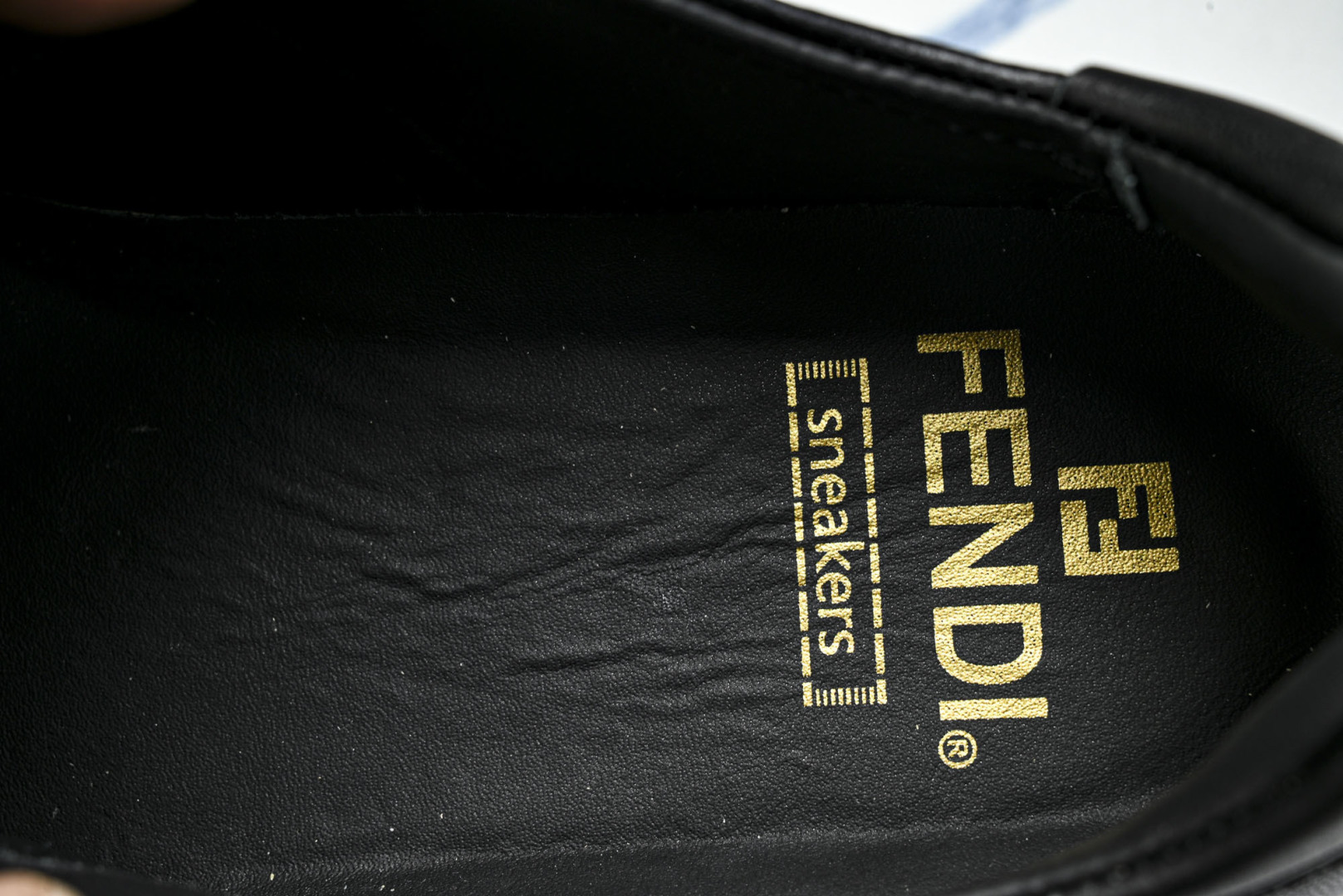 芬迪 EUR:38-45 偏大一码P:420纯原-FENDI 芬迪男女鞋 Flair 系带浮雕 FF 图