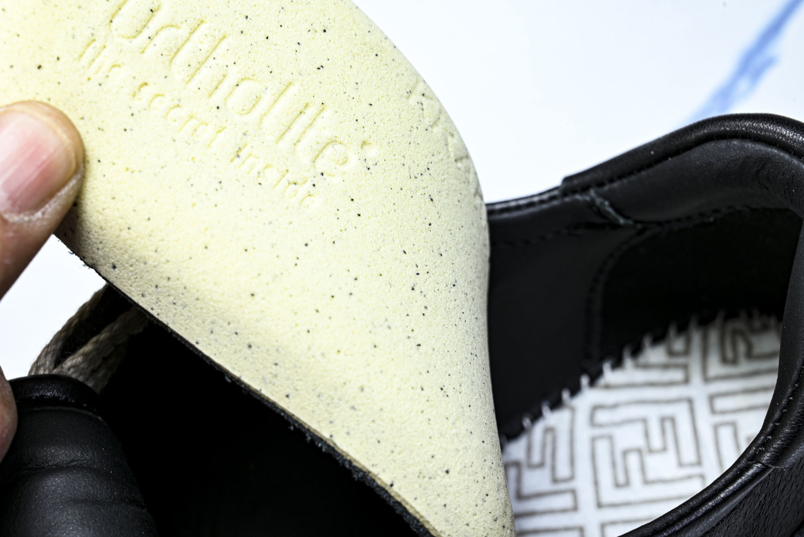 芬迪 EUR:38-45 偏大一码P:420纯原-FENDI 芬迪男女鞋 Flair 系带浮雕 FF 图