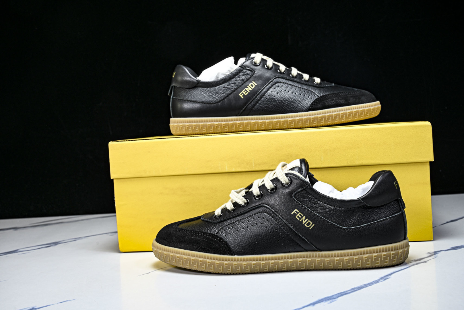 芬迪 EUR:38-45 偏大一码P:420纯原-FENDI 芬迪男女鞋 Flair 系带浮雕 FF 图