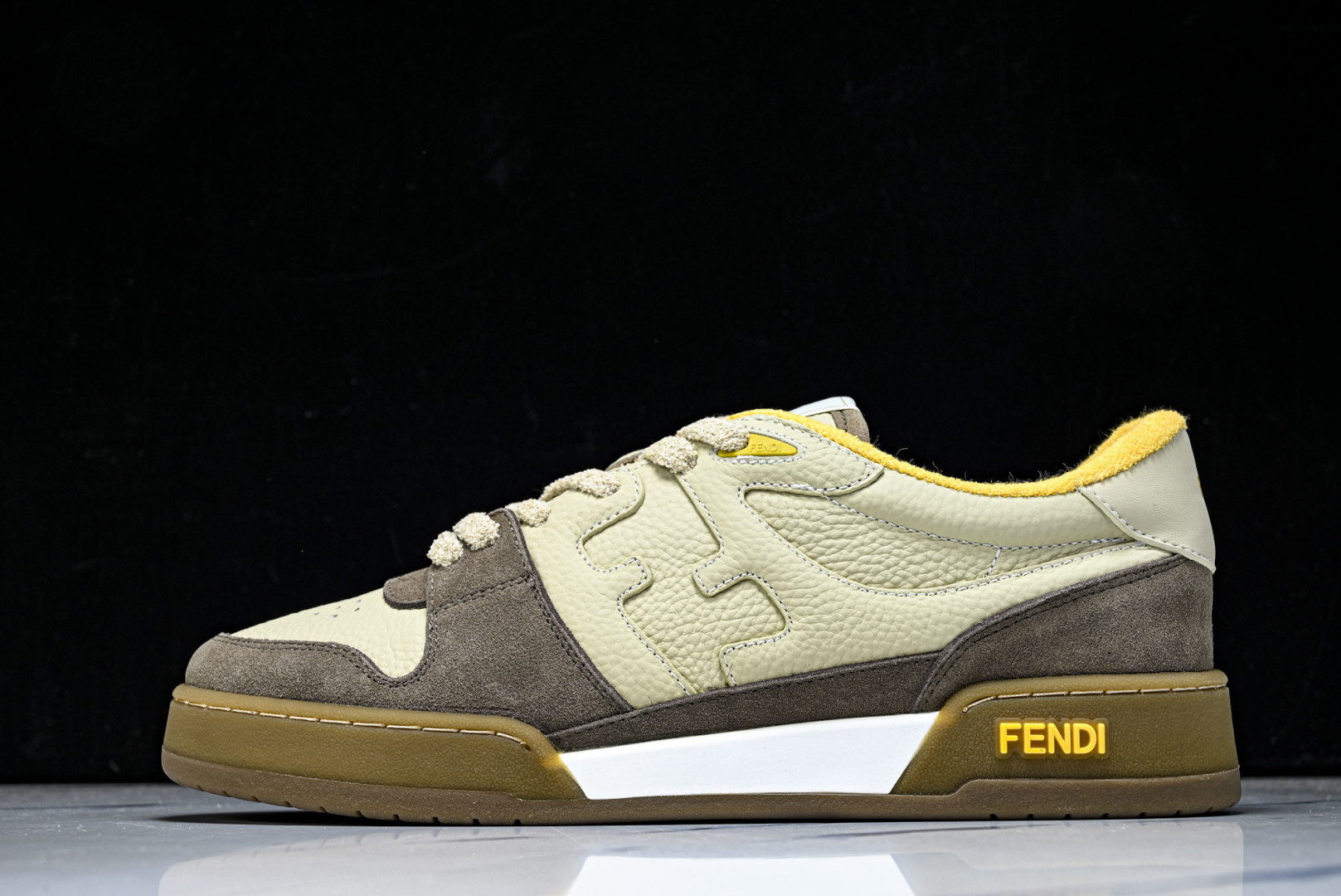芬迪 EUR:36-46 偏大一码P:500纯原-FENDI 芬迪男女鞋 Flair 图案穿孔经典系带运