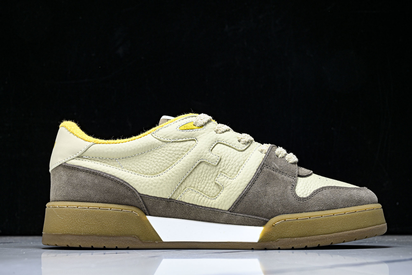 芬迪 EUR:36-46 偏大一码P:500纯原-FENDI 芬迪男女鞋 Flair 图案穿孔经典系带运