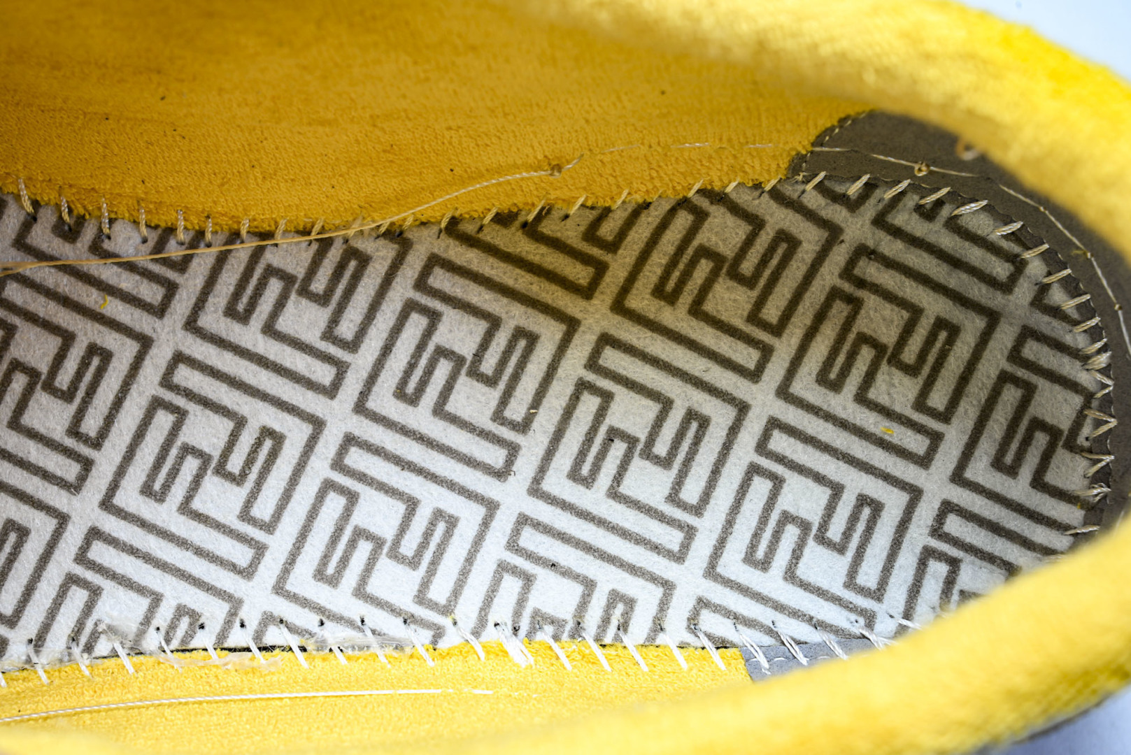 芬迪 EUR:36-46 偏大一码P:500纯原-FENDI 芬迪男女鞋 Flair 图案穿孔经典系带运