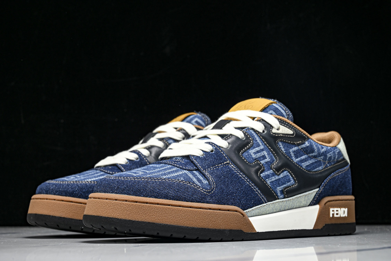 芬迪 EUR:36-46 偏大一码P:500纯原-FENDI 芬迪男女鞋 Flair 图案穿孔经典系带运