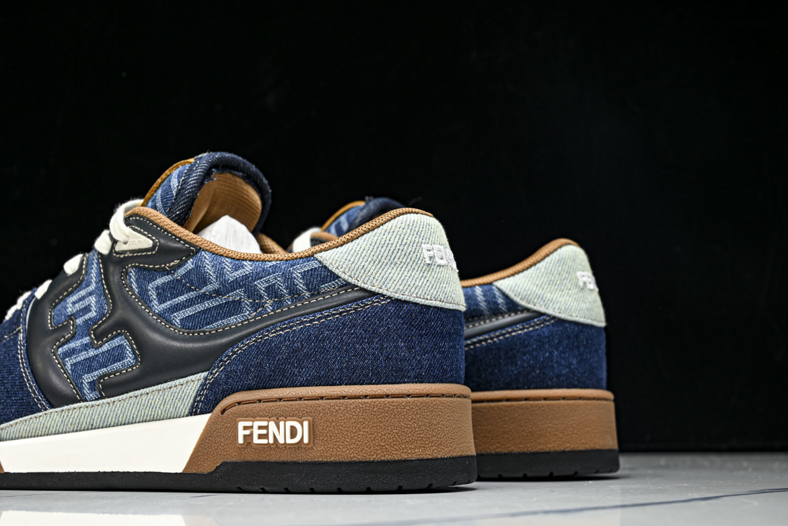 芬迪 EUR:36-46 偏大一码P:500纯原-FENDI 芬迪男女鞋 Flair 图案穿孔经典系带运