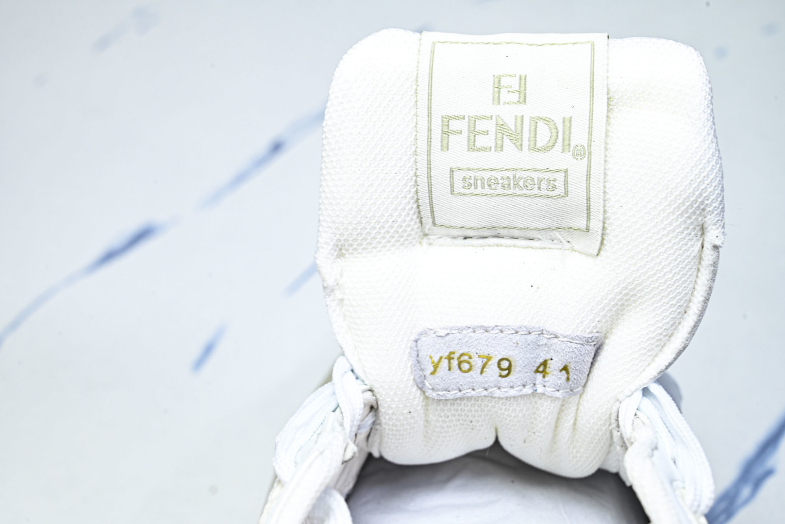 芬迪 EUR:36-46 偏大一码P:500纯原-FENDI 芬迪男女鞋 Flair 图案穿孔经典系带运