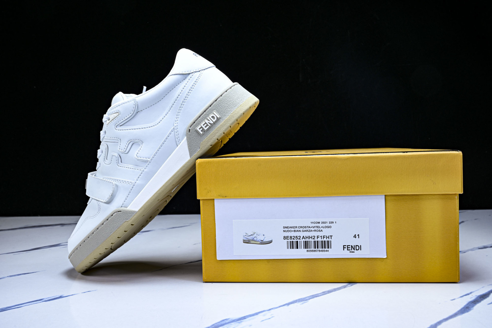 芬迪 EUR:36-46 偏大一码P:500纯原-FENDI 芬迪男女鞋 Flair 图案穿孔经典系带运