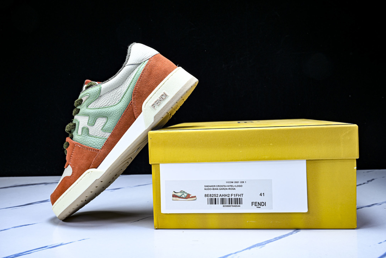 芬迪 EUR:36-46 偏大一码P:500纯原-FENDI 芬迪男女鞋 Flair 图案穿孔经典系带运