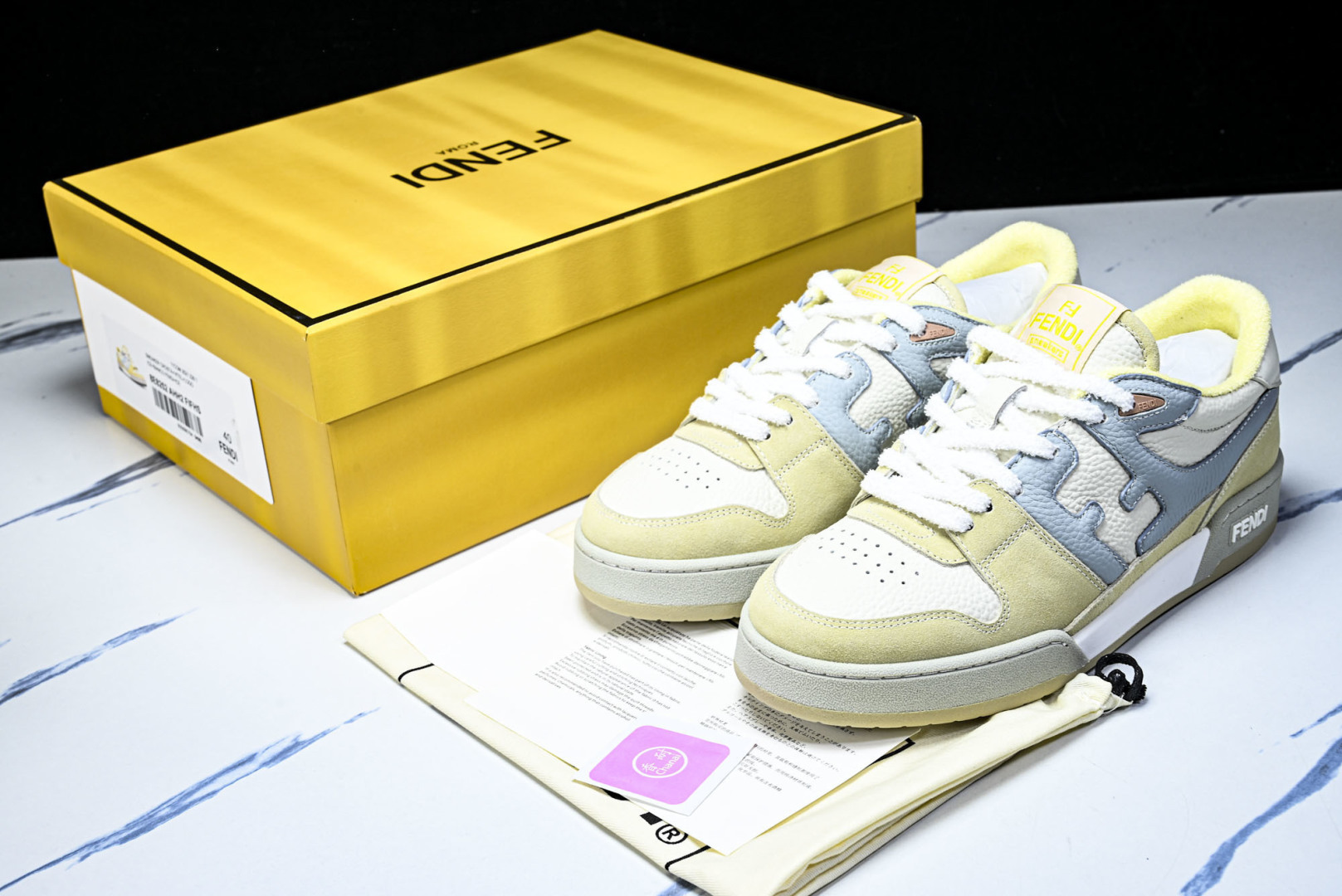 芬迪 EUR:36-46 偏大一码P:500纯原-FENDI 芬迪男女鞋 Flair 图案穿孔经典系带运