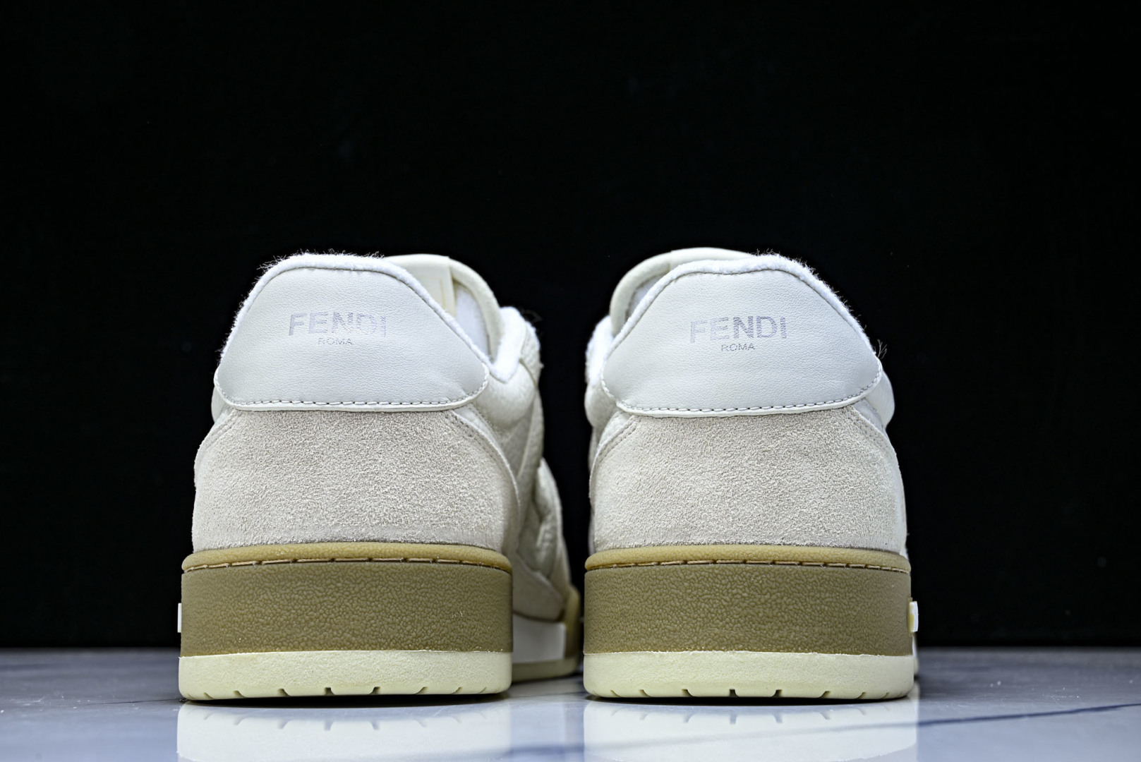 芬迪 EUR:36-46 偏大一码P:500纯原-FENDI 芬迪男女鞋 Flair 图案穿孔经典系带运