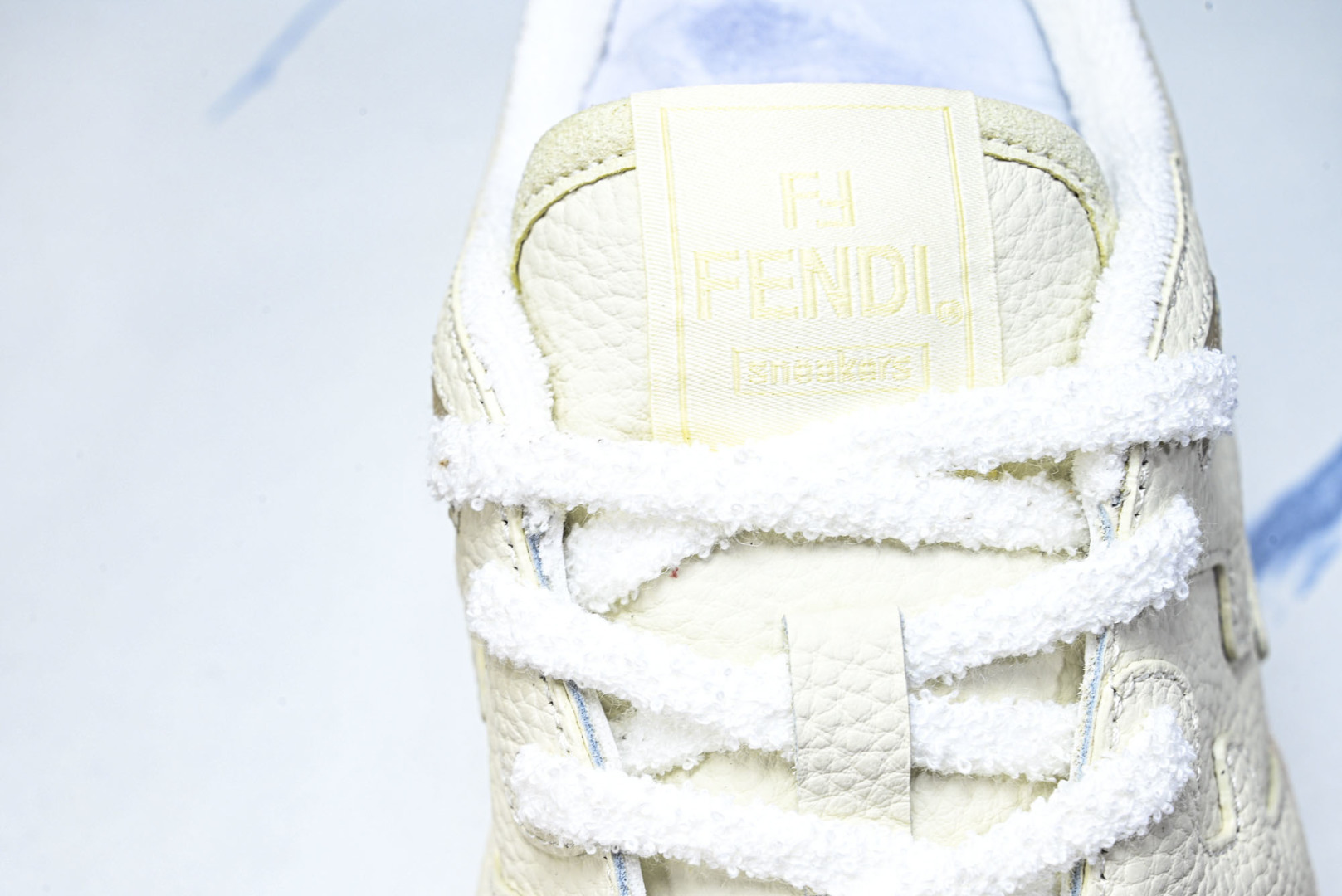 芬迪 EUR:36-46 偏大一码P:500纯原-FENDI 芬迪男女鞋 Flair 图案穿孔经典系带运