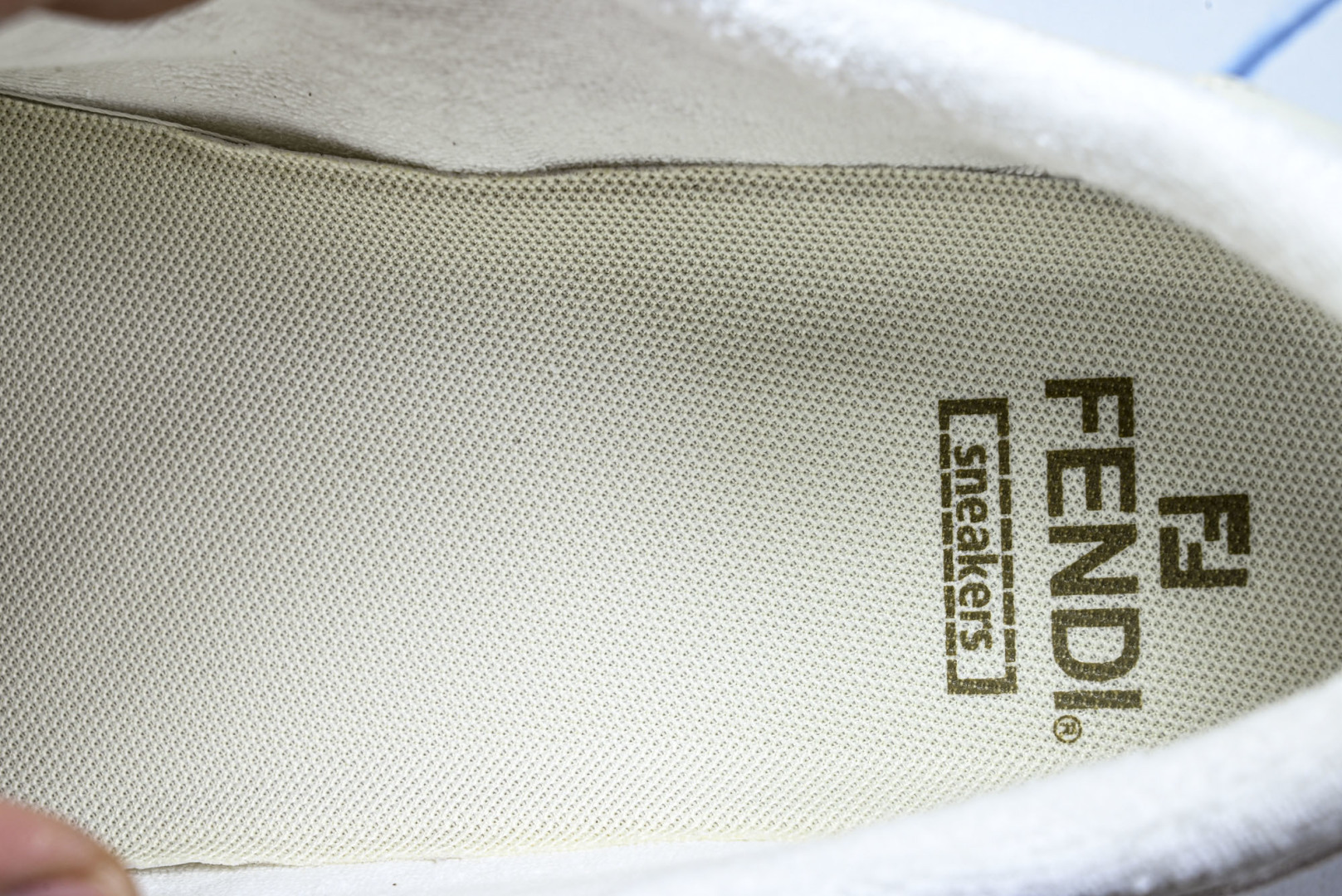 芬迪 EUR:36-46 偏大一码P:500纯原-FENDI 芬迪男女鞋 Flair 图案穿孔经典系带运