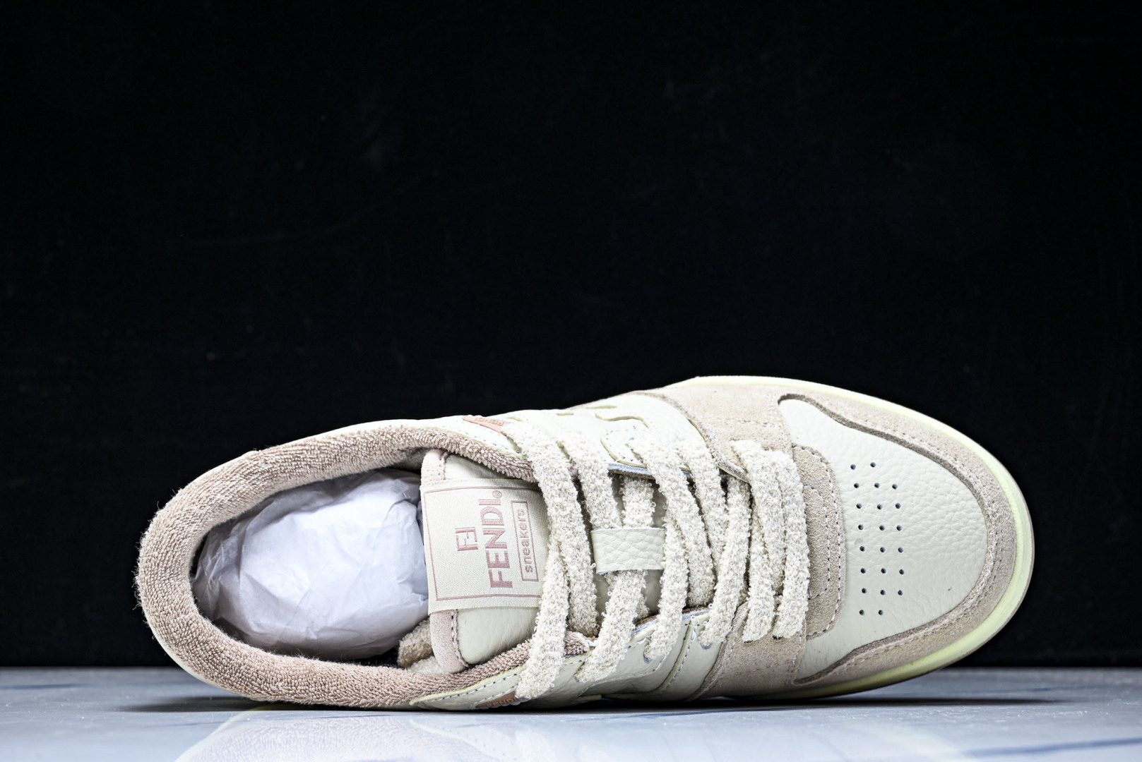 芬迪 EUR:36-46 偏大一码P:500纯原-FENDI 芬迪男女鞋 Flair 图案穿孔经典系带运