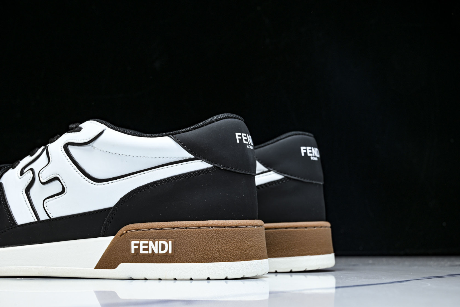 芬迪 EUR:36-46 偏大一码P:500纯原-FENDI 芬迪男女鞋 Flair 图案穿孔经典系带运