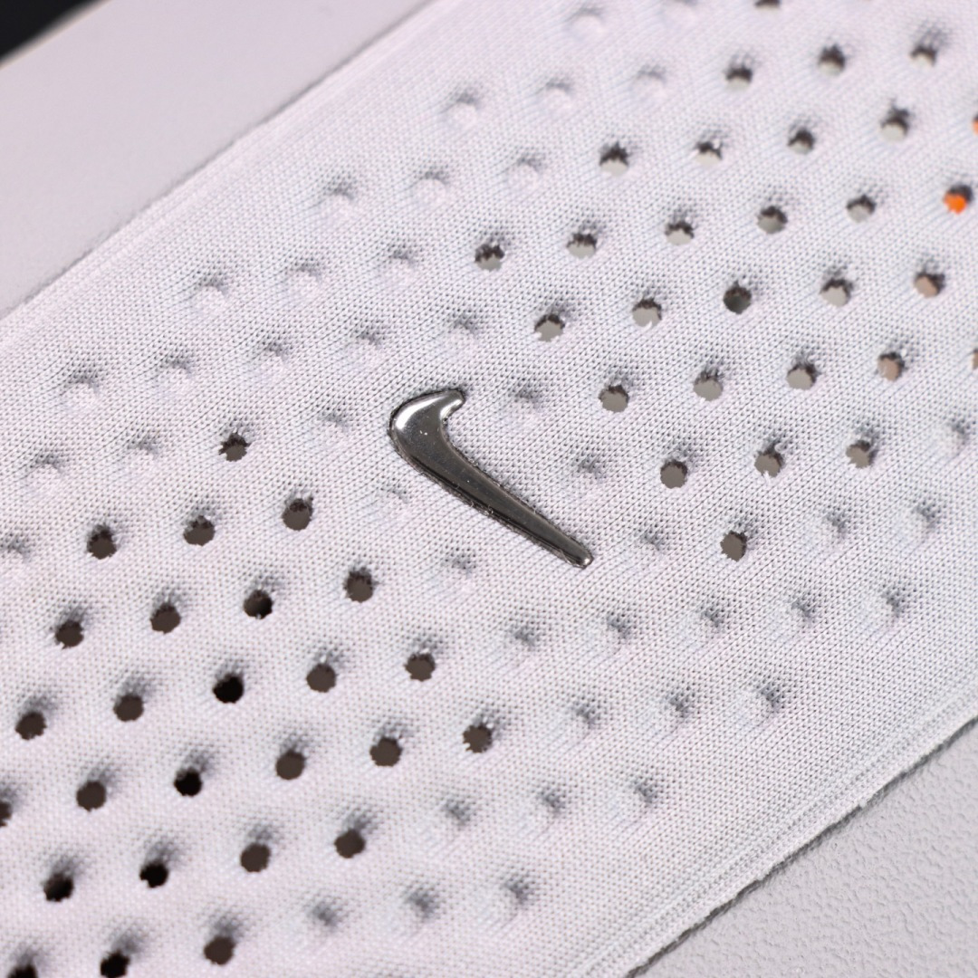 Nike Mind 001 黑科技足底按摩舒适柔软包头拖鞋 白色该系列首作 Mind 001 从神经科学