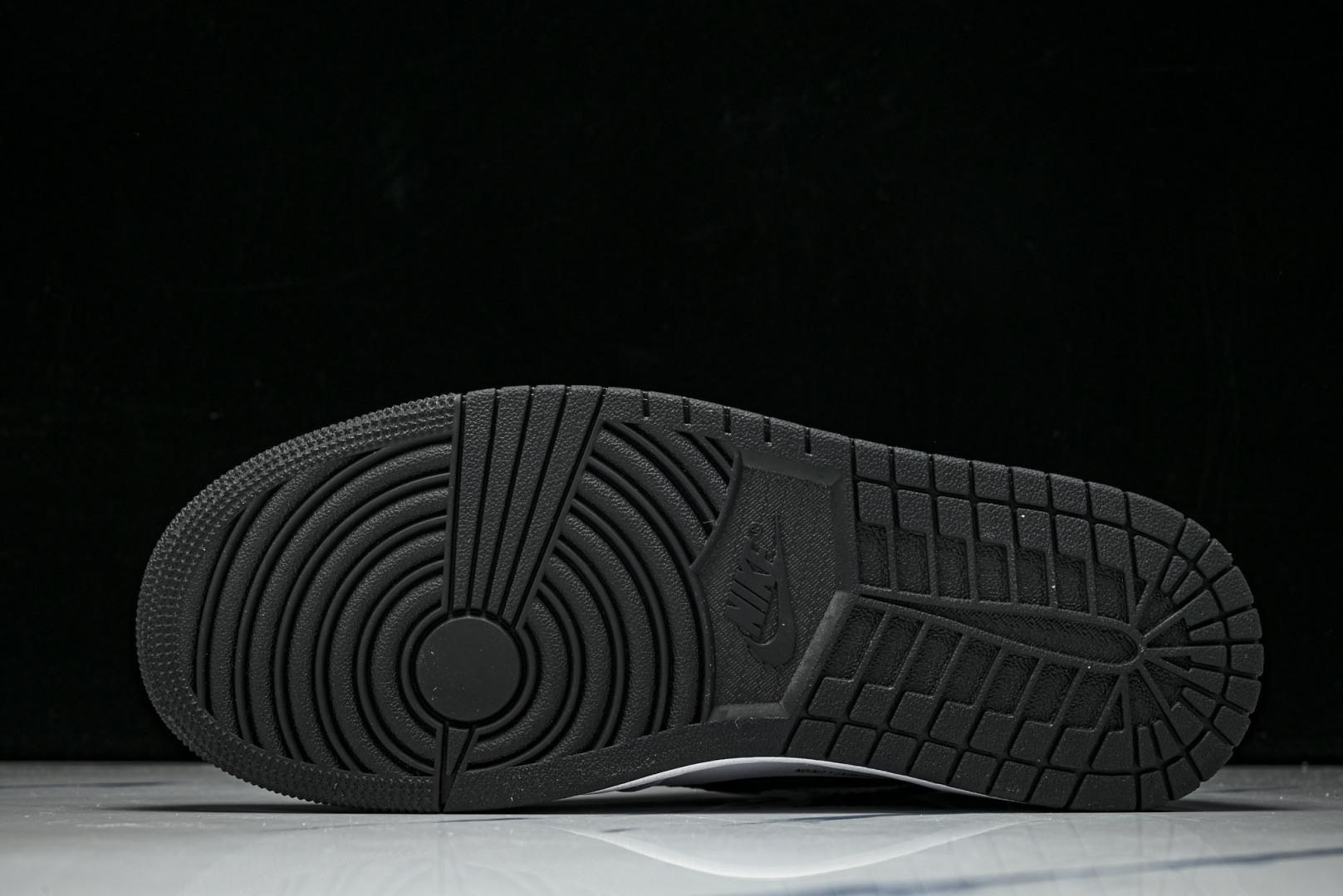 AJ1黑白 尺码40-47.5P：570纯原出品-Air Jordan 1 Retro High OG 