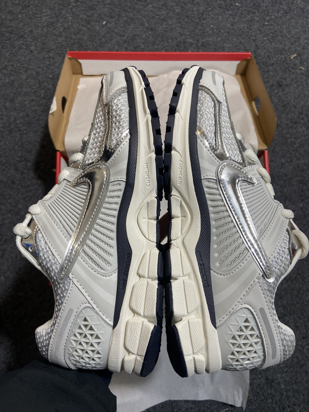 【XC2.0版】NK Zoom Vomero 5 佛莫罗5代系列经典复古运动慢跑鞋 FD0884-025