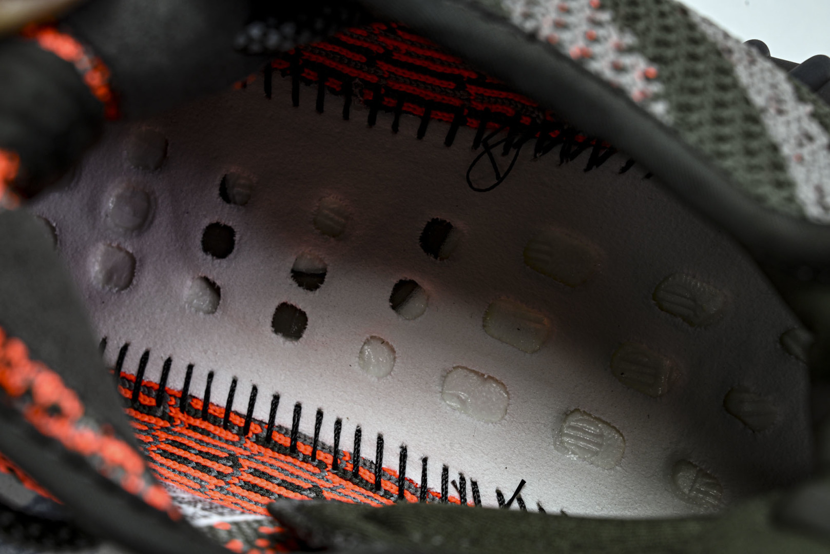 Yeezy350 尺码:36-48纯原版出品-AD Yeezy 350 V2“Dark Beluga”地