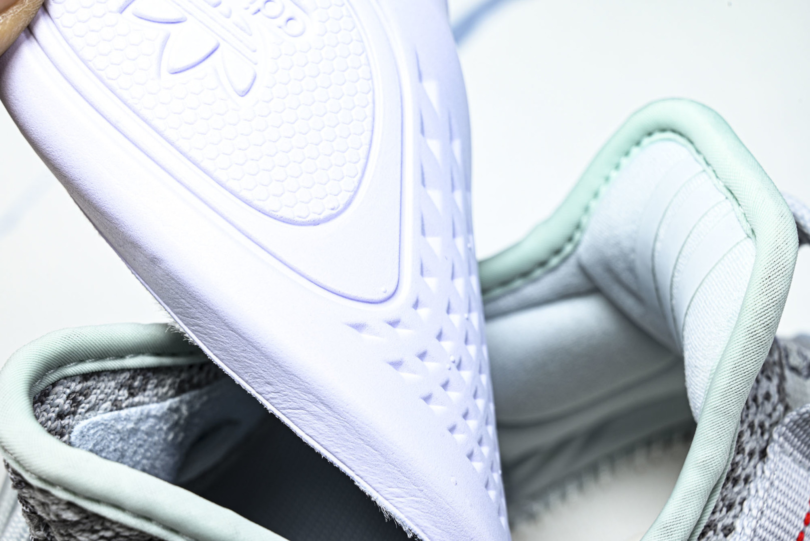 Yeezy350 尺码:36-48纯原版出品-AD Yeezy Boost 350 V2 可燃冰 冰蓝斑