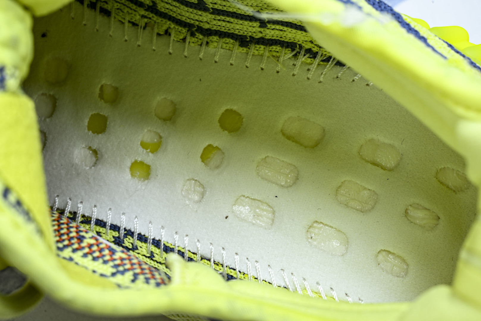 Yeezy350 尺码:36-48纯原版出品-AD Yeezy Boost 350 V2 荧光黄斑马 B