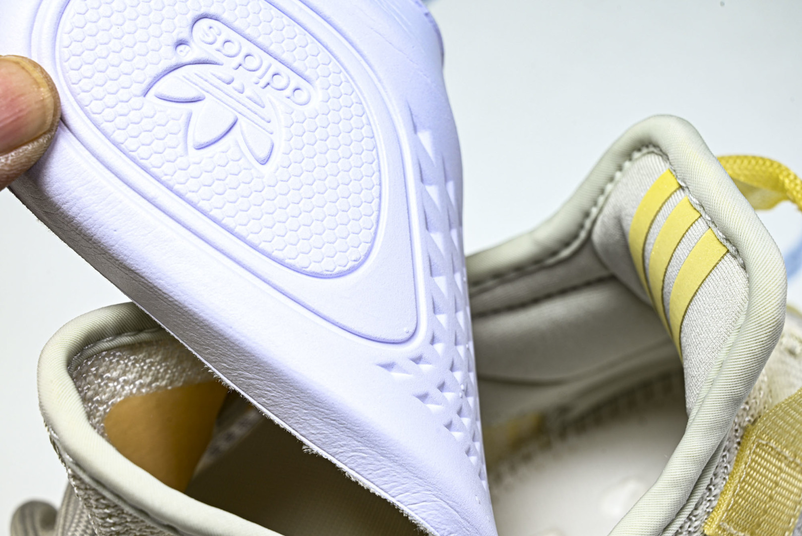 Yeezy350 尺码:36-48纯原版出品-AD Yeezy Boost 350 V2 Light“北